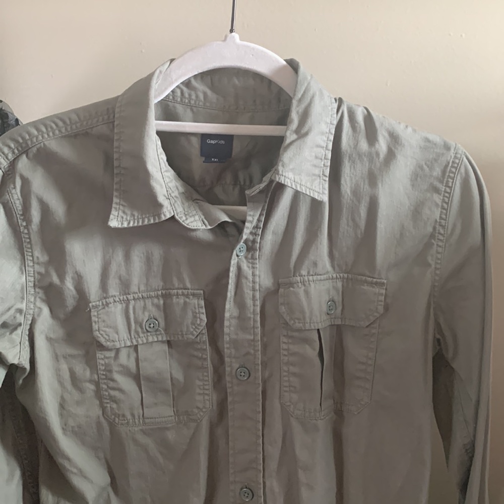 Gap kids army green cargo shirt. XXL (14-16)